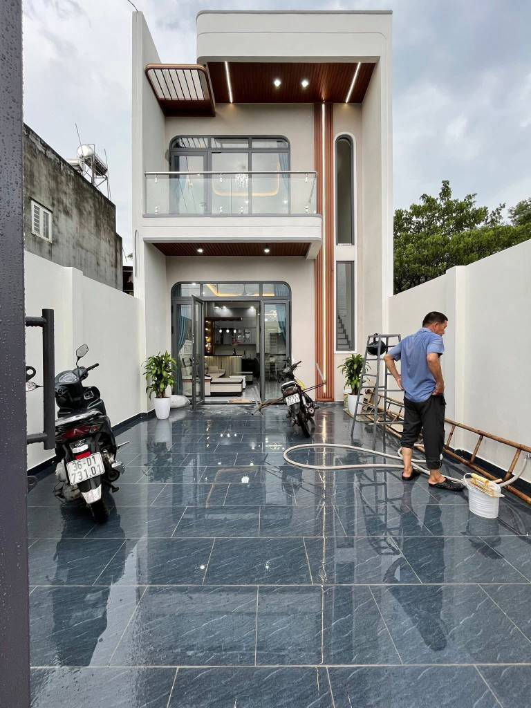 BÁN NHÀ P BỬU LONG, NGAY TP BIÊN HÒA, LẦU MỚI XÂY, TẶNG 2 CHỈ VÀNG, NỘI THẤT 30 TRIỆU